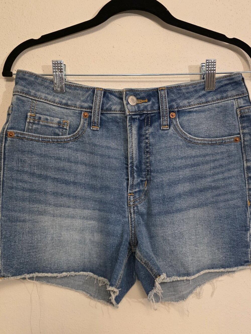 Old Navy Size 4 OG Straight High Rise Jean Shorts Women's Raw Hem Cut Offs